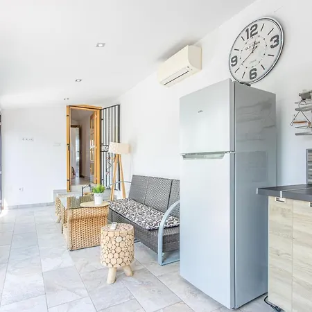 Apart-rent Alberes Villa *